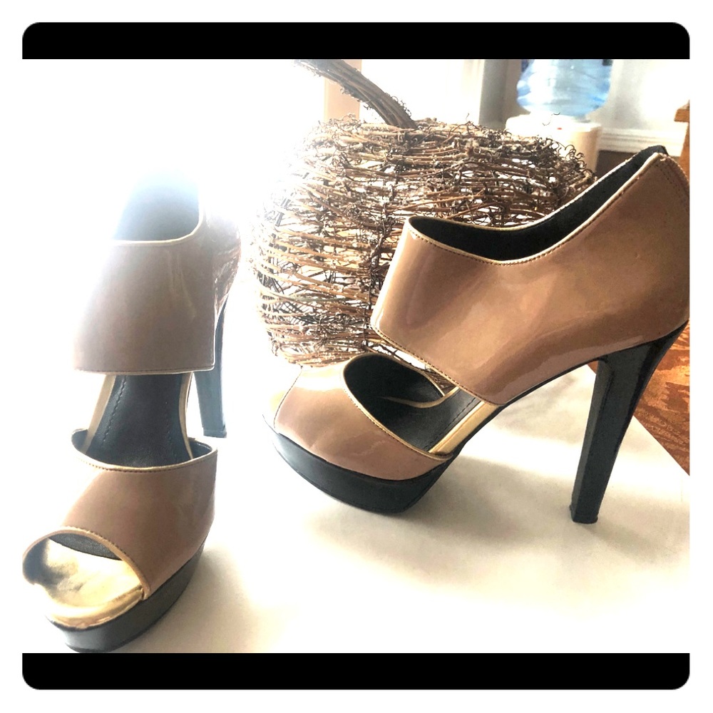 BCBG patent leather 5”  heels